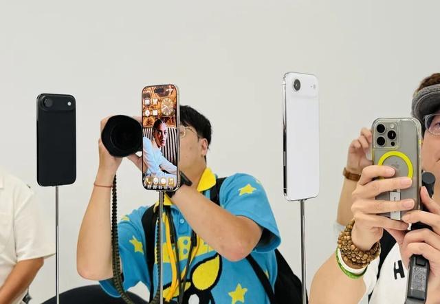 牙膏“挤爆了”！苹果新机发布：这次大变样加量不加价(图8)